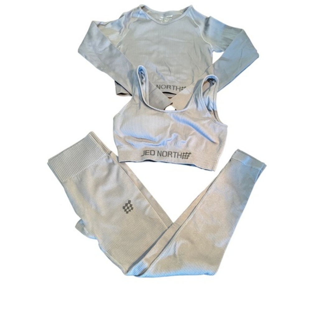 XS/S ribbed three piece Jed North set, grey/lavender color
